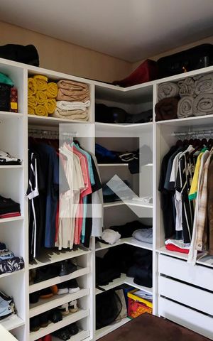 Casa de condomínio à venda com 420m², 3 quartos e 4 vagasCloset suíte 1