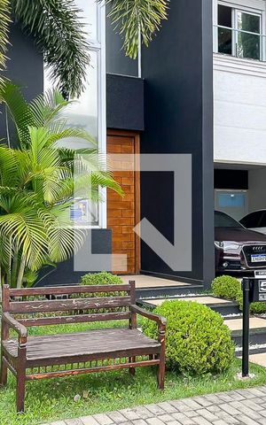 Casa de condomínio à venda com 420m², 3 quartos e 4 vagasFachada + plaquinha
