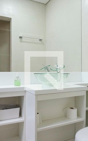 Casa de condomínio à venda com 420m², 3 quartos e 4 vagasBanheiro suíte 2