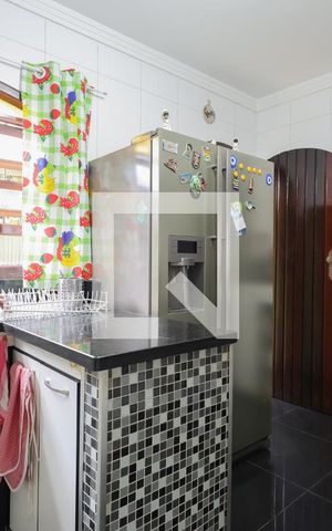 Casa à venda com 113m², 3 quartos e 3 vagas Casa à venda com 113m², 3 quartos e 3 vagasCozinha