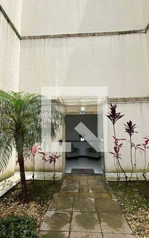 Apartamento à venda com 40m², 2 quartos e 1 vaga Apartamento à venda com 40m², 2 quartos e 1 vagaFachada do bloco