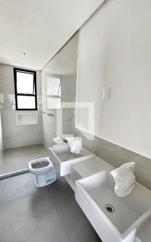 Apartamento à venda com 159m², 3 quartos e 2 vagas Apartamento à venda com 159m², 3 quartos e 2 vagasBanheiro 2