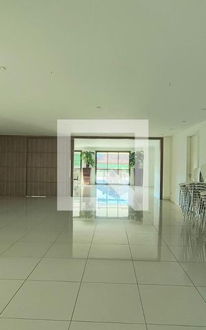 Apartamento à venda com 168m², 3 quartos e 2 vagas Apartamento à venda com 168m², 3 quartos e 2 vagasÁrea comum - Salão de festas