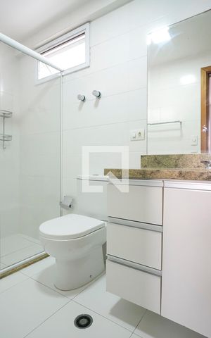 Apartamento à venda com 130m², 3 quartos e 2 vagasBanheiro da suíte 1