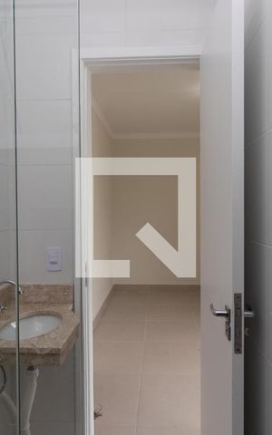 Apartamento para alugar com 48m², 2 quartos e sem vaga Apartamento para alugar com 48m², 2 quartos e sem vagaBanheiro