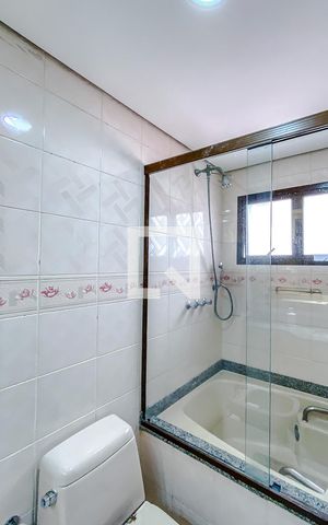 Apartamento à venda com 227m², 3 quartos e 3 vagasBanheiro da Suíte