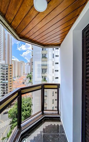 Apartamento à venda com 227m², 3 quartos e 3 vagasVaranda do Quarto 2