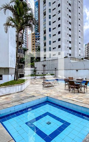 Apartamento à venda com 227m², 3 quartos e 3 vagasÁrea comum - Piscina