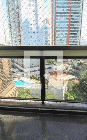 Apartamento à venda com 226m², 4 quartos e 3 vagas Apartamento à venda com 226m², 4 quartos e 3 vagasSacada/Suíte 2