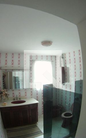 Casa à venda com 120m², 3 quartos e 1 vaga Casa à venda com 120m², 3 quartos e 1 vagaBanheiro