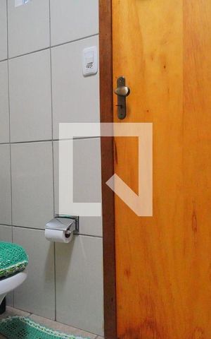 Casa à venda com 109m², 2 quartos e 2 vagas Casa à venda com 109m², 2 quartos e 2 vagasBanheiro