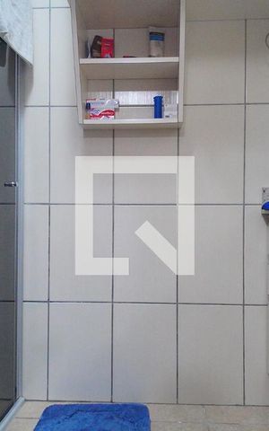 Casa à venda com 109m², 2 quartos e 2 vagas Casa à venda com 109m², 2 quartos e 2 vagasBanheiro