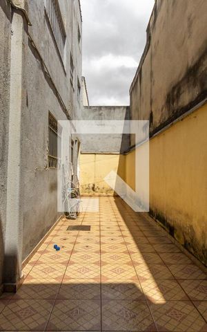 Casa à venda com 317m², 5 quartos e 4 vagas Casa à venda com 317m², 5 quartos e 4 vagasQuintal
