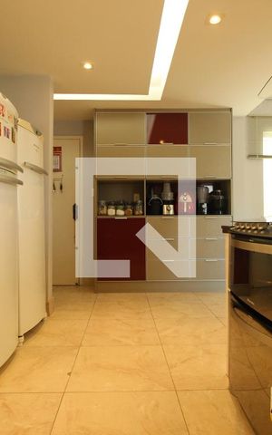 Apartamento à venda com 181m², 4 quartos e 4 vagasCozinha