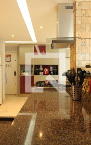 Apartamento à venda com 181m², 4 quartos e 4 vagasCozinha