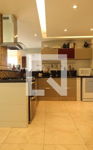 Apartamento à venda com 181m², 4 quartos e 4 vagasCozinha