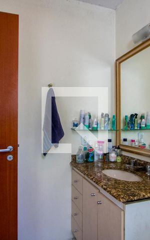 Casa à venda com 133m², 3 quartos e 2 vagasBanheiro do quarto 1