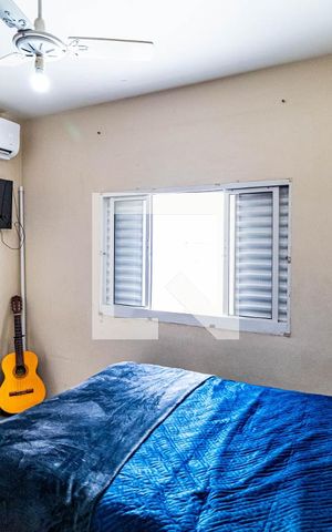 Casa à venda com 240m², 3 quartos e 2 vagas Casa à venda com 240m², 3 quartos e 2 vagasQuarto 02