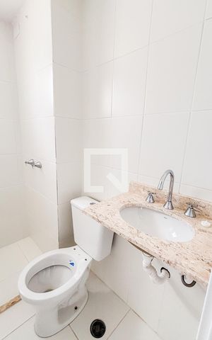 Apartamento à venda com 57m², 2 quartos e 1 vaga Apartamento à venda com 57m², 2 quartos e 1 vagaBanheiro