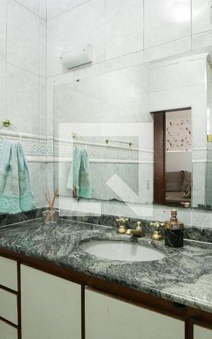 Casa à venda com 200m², 6 quartos e 6 vagas Casa à venda com 200m², 6 quartos e 6 vagasBanheiro da Suíte - Casa 1