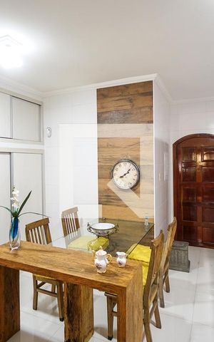 Casa à venda com 450m², 5 quartos e 2 vagas Casa à venda com 450m², 5 quartos e 2 vagasCozinha
