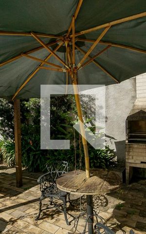Casa à venda com 450m², 5 quartos e 2 vagas Casa à venda com 450m², 5 quartos e 2 vagasChurrasqueira