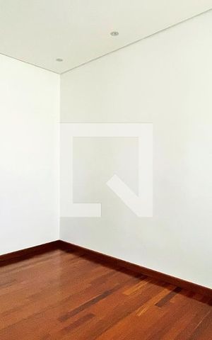Apartamento à venda com 194m², 4 quartos e 3 vagas Apartamento à venda com 194m², 4 quartos e 3 vagasQuarto 1
