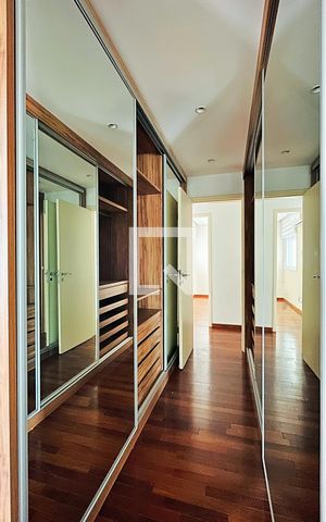 Apartamento à venda com 194m², 4 quartos e 3 vagas Apartamento à venda com 194m², 4 quartos e 3 vagasSuíte 2
