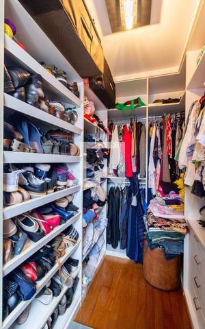 Apartamento à venda com 140m², 3 quartos e 2 vagasCloset - Suíte