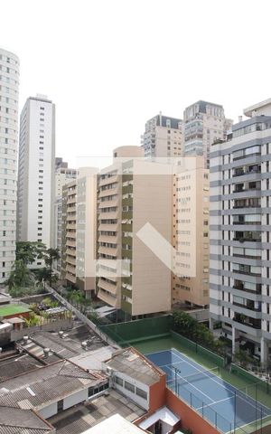 Apartamento à venda com 472m², 5 quartos e 4 vagasVista da Suíte 4