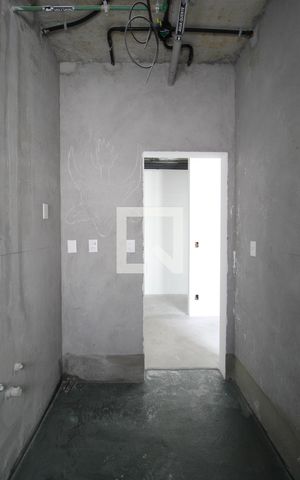 Apartamento à venda com 472m², 5 quartos e 4 vagasBanheiro da Suíte 1