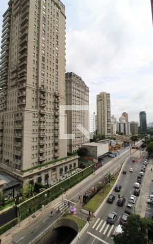 Apartamento à venda com 472m², 5 quartos e 4 vagasVista da Suíte 2