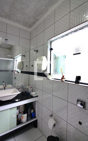 Casa à venda com 306m², 3 quartos e 2 vagasBanheiro Social