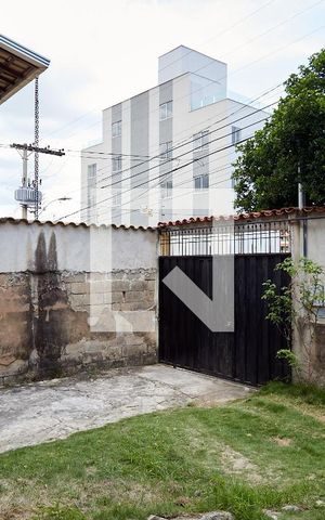 Casa à venda com 360m², 4 quartos e 3 vagas Casa à venda com 360m², 4 quartos e 3 vagasÁrea comum