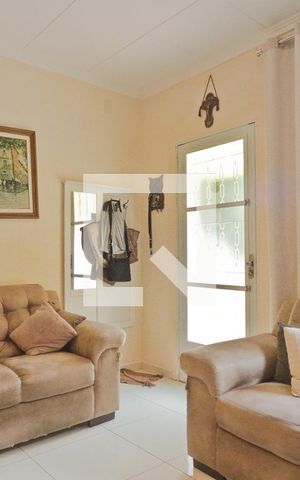 Casa à venda com 180m², 2 quartos e 1 vaga Casa à venda com 180m², 2 quartos e 1 vagaSala