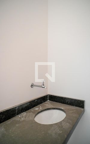 Casa à venda com 200m², 3 quartos e 2 vagas Casa à venda com 200m², 3 quartos e 2 vagasLavabo