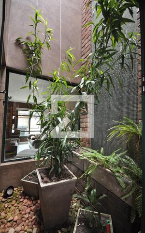Casa à venda com 378m², 4 quartos e 8 vagasJardim de Inverno