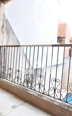 Casa à venda com 378m², 4 quartos e 8 vagasSacada da Sala