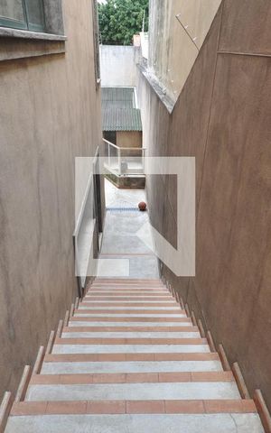 Casa à venda com 378m², 4 quartos e 8 vagasEntrada de Serviço
