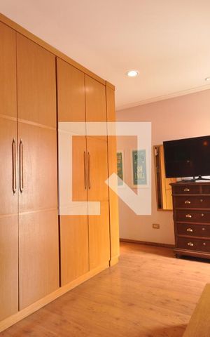 Casa à venda com 378m², 4 quartos e 8 vagasSuíte 4