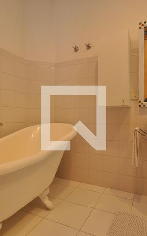 Casa à venda com 378m², 4 quartos e 8 vagasBanheiro da Suíte Master