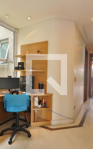 Casa à venda com 378m², 4 quartos e 8 vagasEscritório