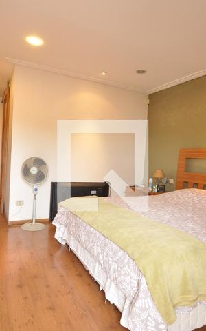 Casa à venda com 378m², 4 quartos e 8 vagasSuíte Master