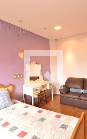 Casa à venda com 378m², 4 quartos e 8 vagasSuíte 2
