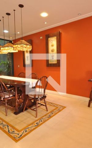 Casa à venda com 378m², 4 quartos e 8 vagasSala de Jantar