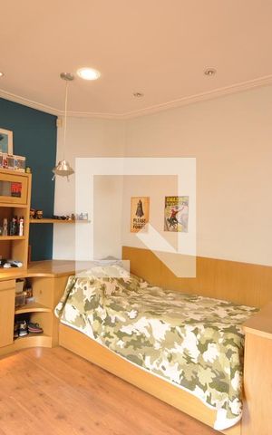 Casa à venda com 378m², 4 quartos e 8 vagasSuíte 3