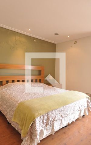 Casa à venda com 378m², 4 quartos e 8 vagasSuíte Master