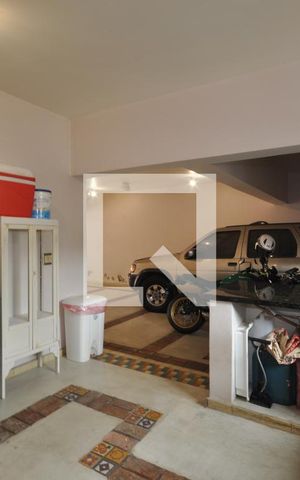 Casa à venda com 378m², 4 quartos e 8 vagasChurrasqueira