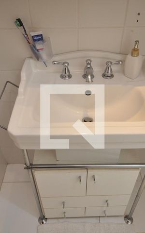 Casa à venda com 378m², 4 quartos e 8 vagasBanheiro da Suíte 3