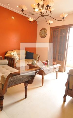Casa à venda com 378m², 4 quartos e 8 vagasSala de Estar
